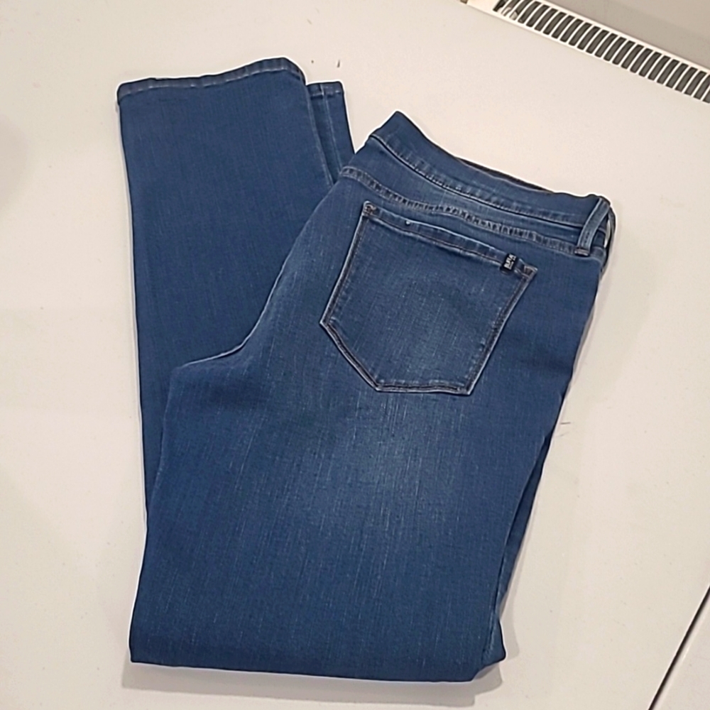 Item #5 Women's Buffalo Jean's sz 31. Mid rise straight stretch